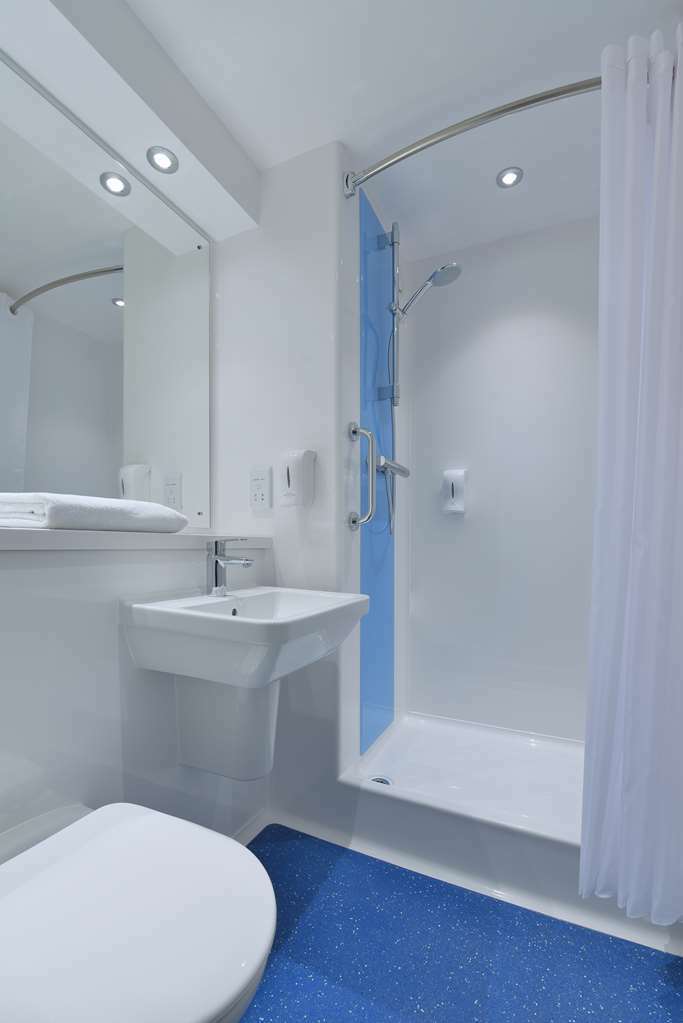 Travelodge Swindon Central Номер фото