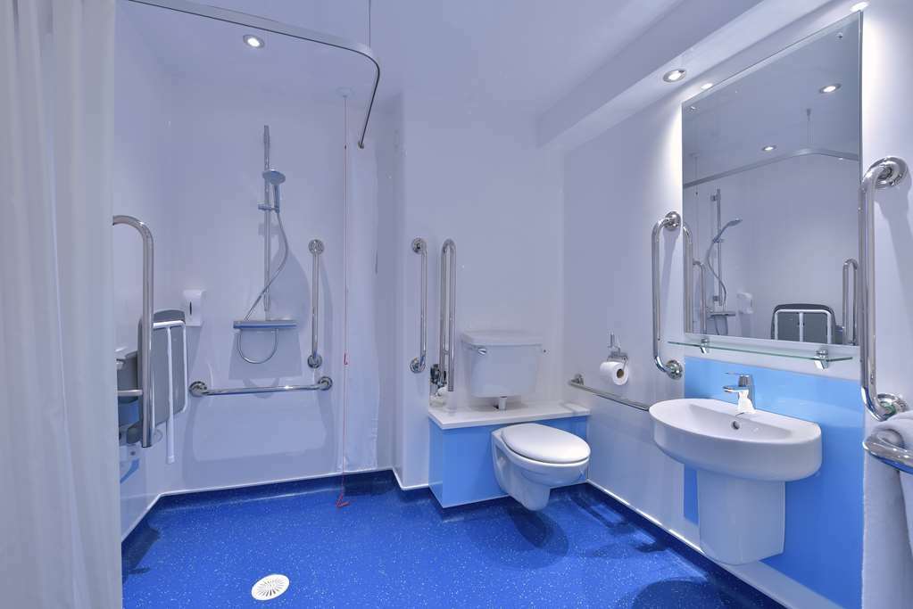 Travelodge Swindon Central Номер фото